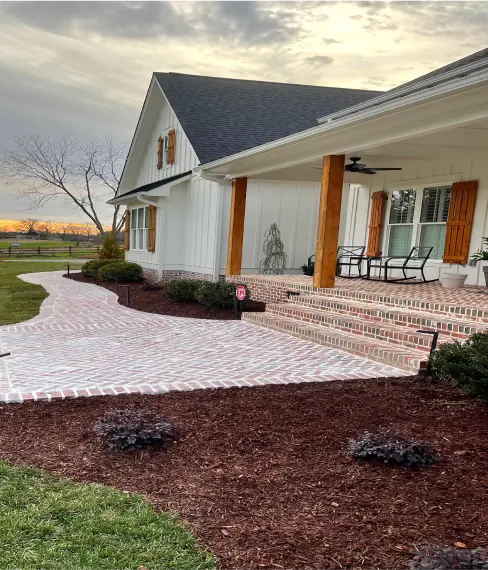 Commercial Seasonal Landscape with Mulching